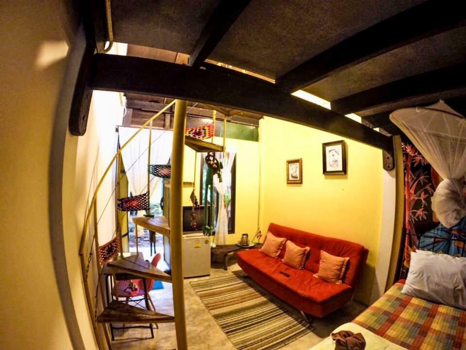 达勒艺术家广场酒店 达叻府 外观 照片